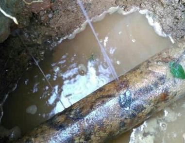 文成楼顶渗水维修公司分享下地暖漏水的原因及检测方法。